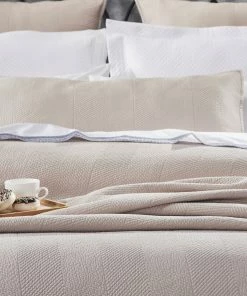 ORCLUX- Quilts & Coverlets Ashley Coverlet