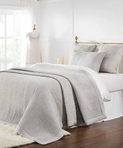 ORCLUX- Quilts & Coverlets Abigail Quilt