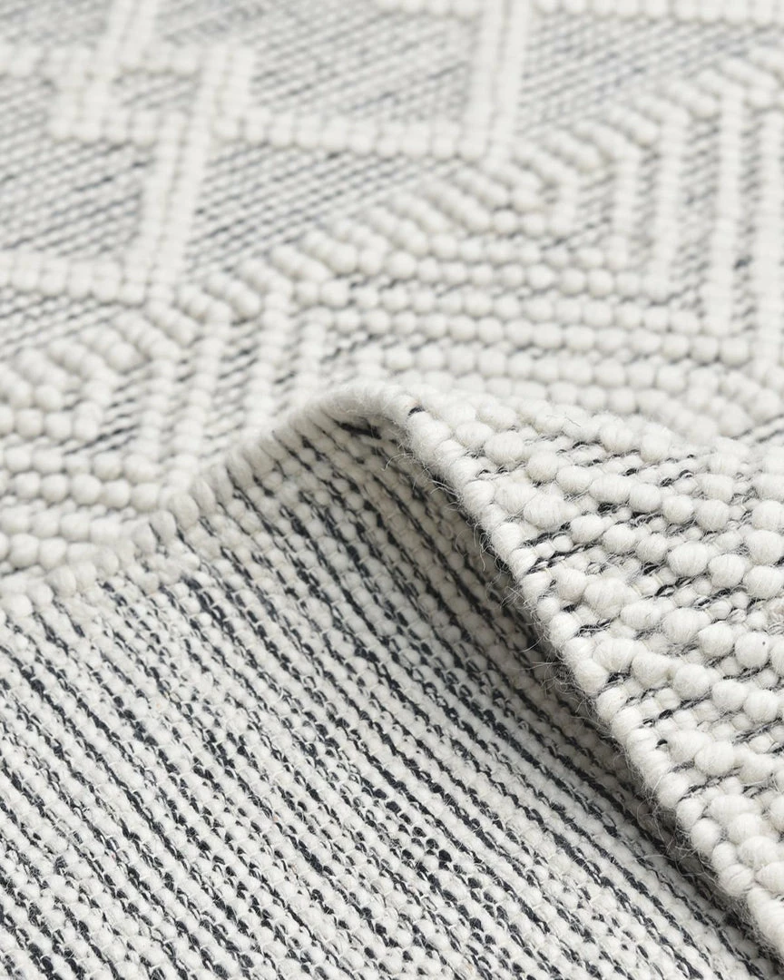 SOLORU- Chaplet Handmade Rug 7 SOLORU- Chaplet Handmade Rug