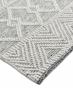 SOLORU- Chaplet Handmade Rug